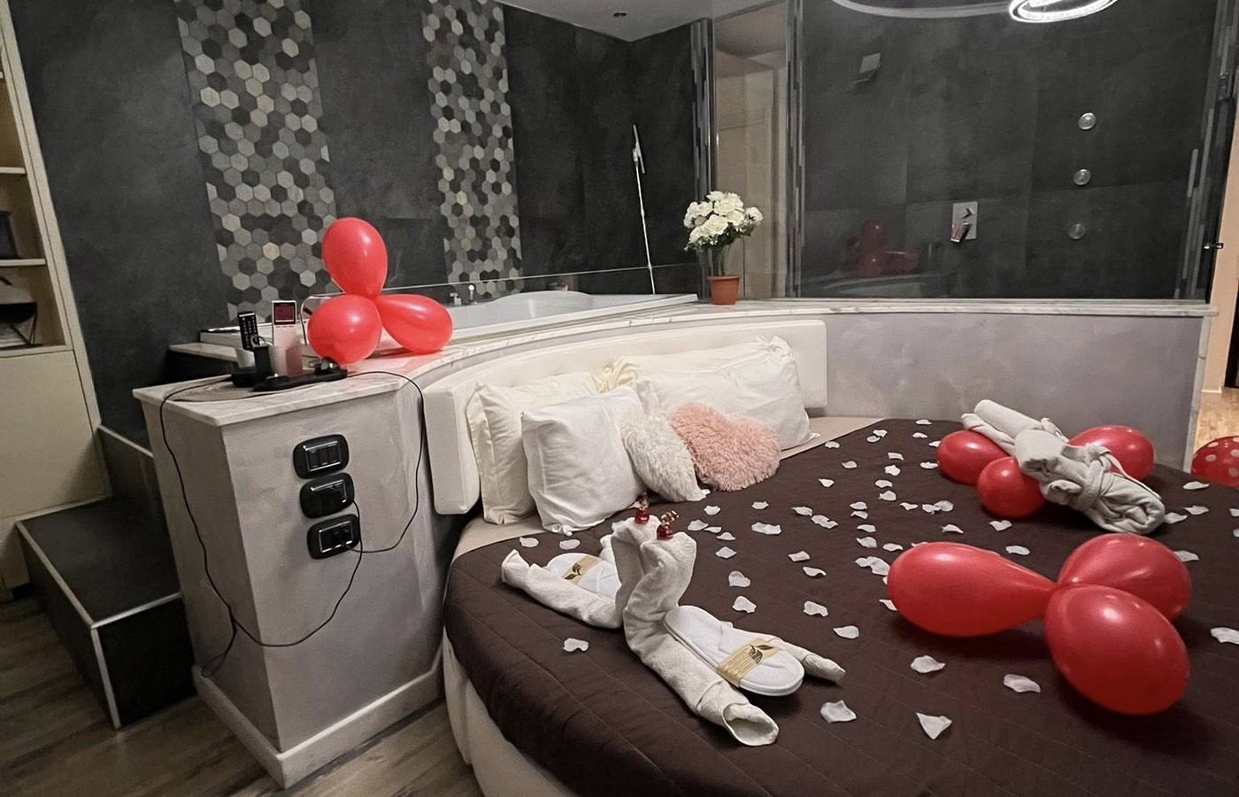 Spa Suite Assisi - voucher new letto rosso cigni