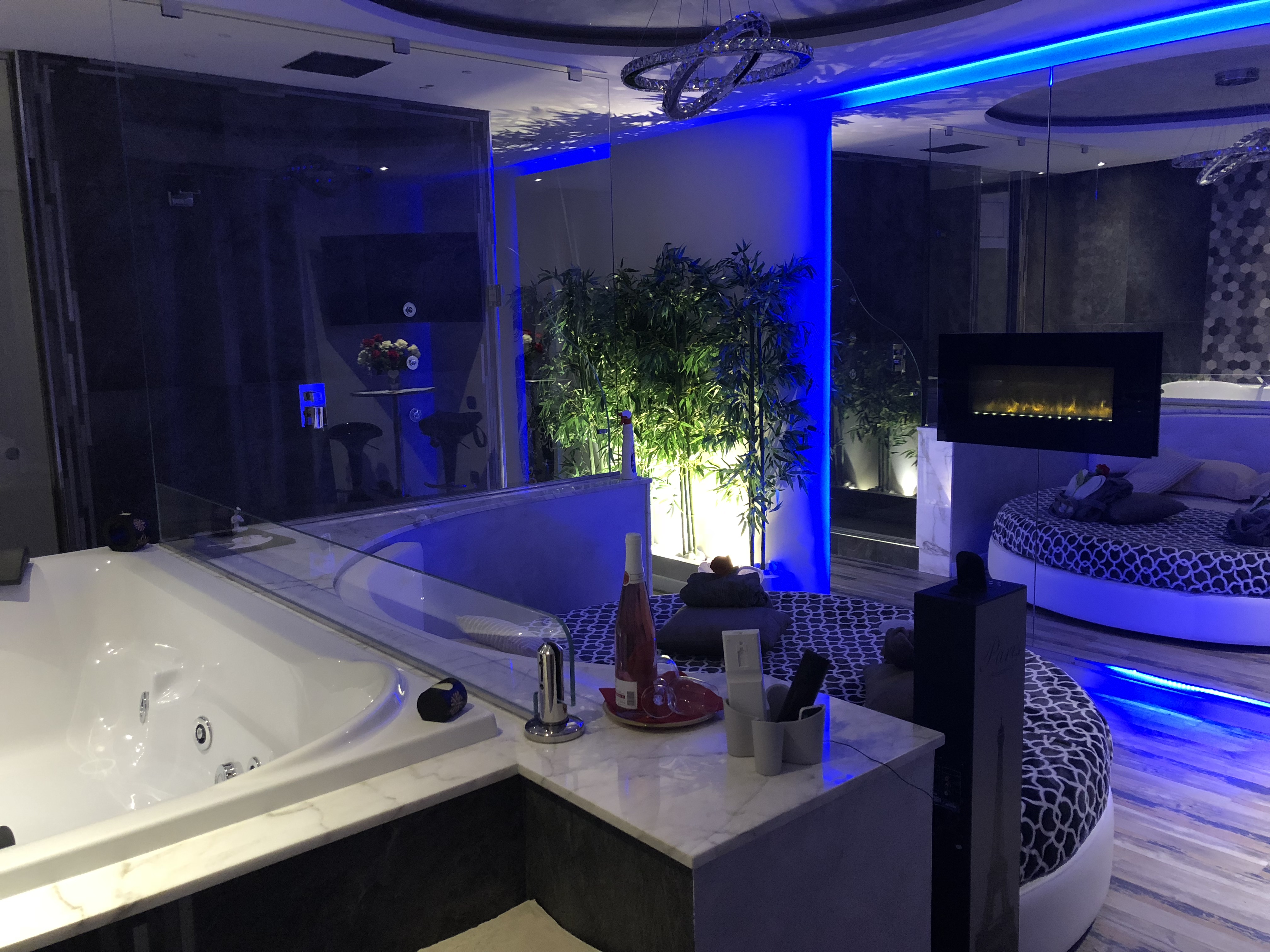 Addobbi San Valentino in suite — SPA Suite Assisi Classic