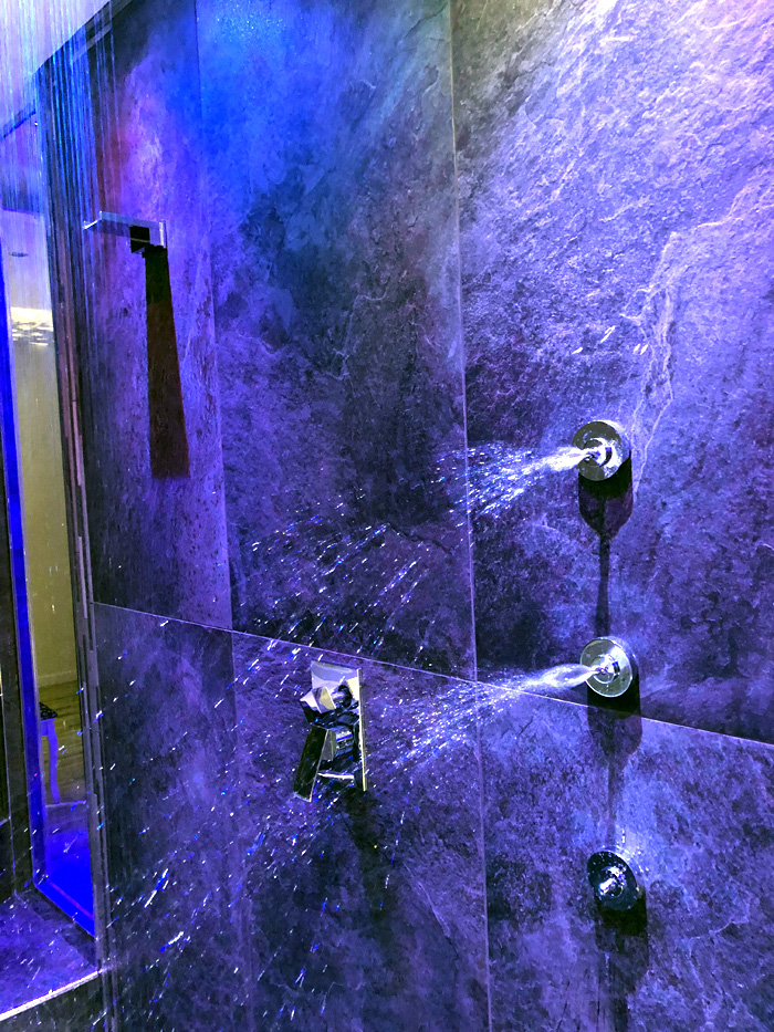Jacuzzi e ambienti suite Classic — SPA Suite Assisi Classic