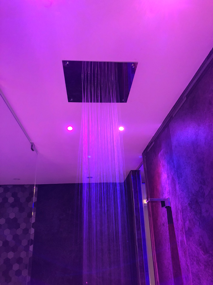 Doccia emozionale con cascata cervicale — SPA Suite Assisi Classic