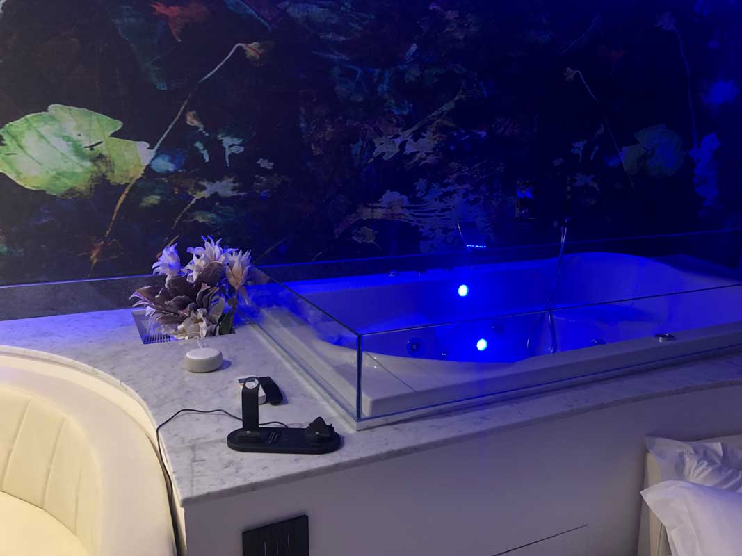 Jacuzzi cromoterapica in camera Superior